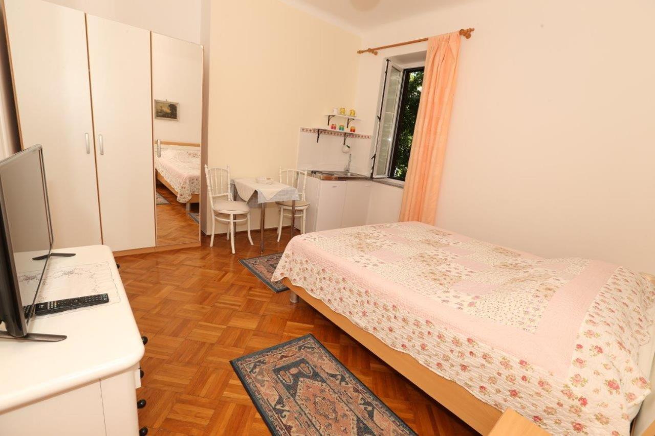 Studio Apartments Cavrak With Terrace Baška Buitenkant foto