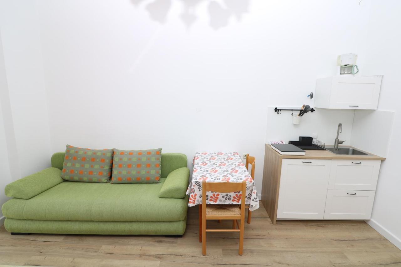 Studio Apartments Cavrak With Terrace Baška Buitenkant foto