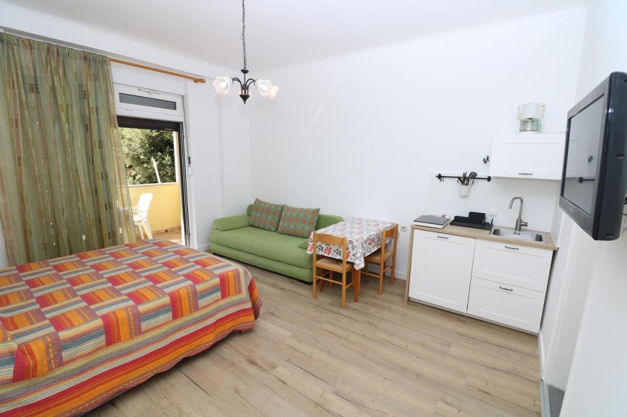 Studio Apartments Cavrak With Terrace Baška Buitenkant foto