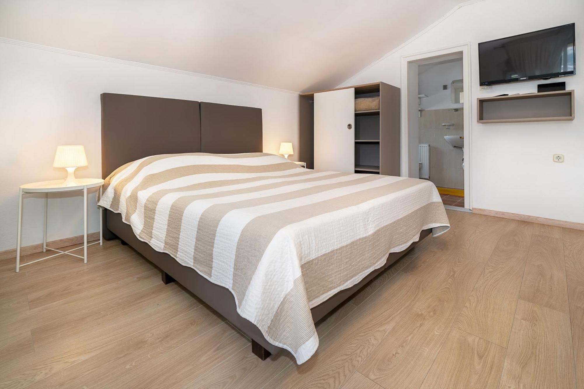 Studio Apartments Cavrak With Terrace Baška Buitenkant foto