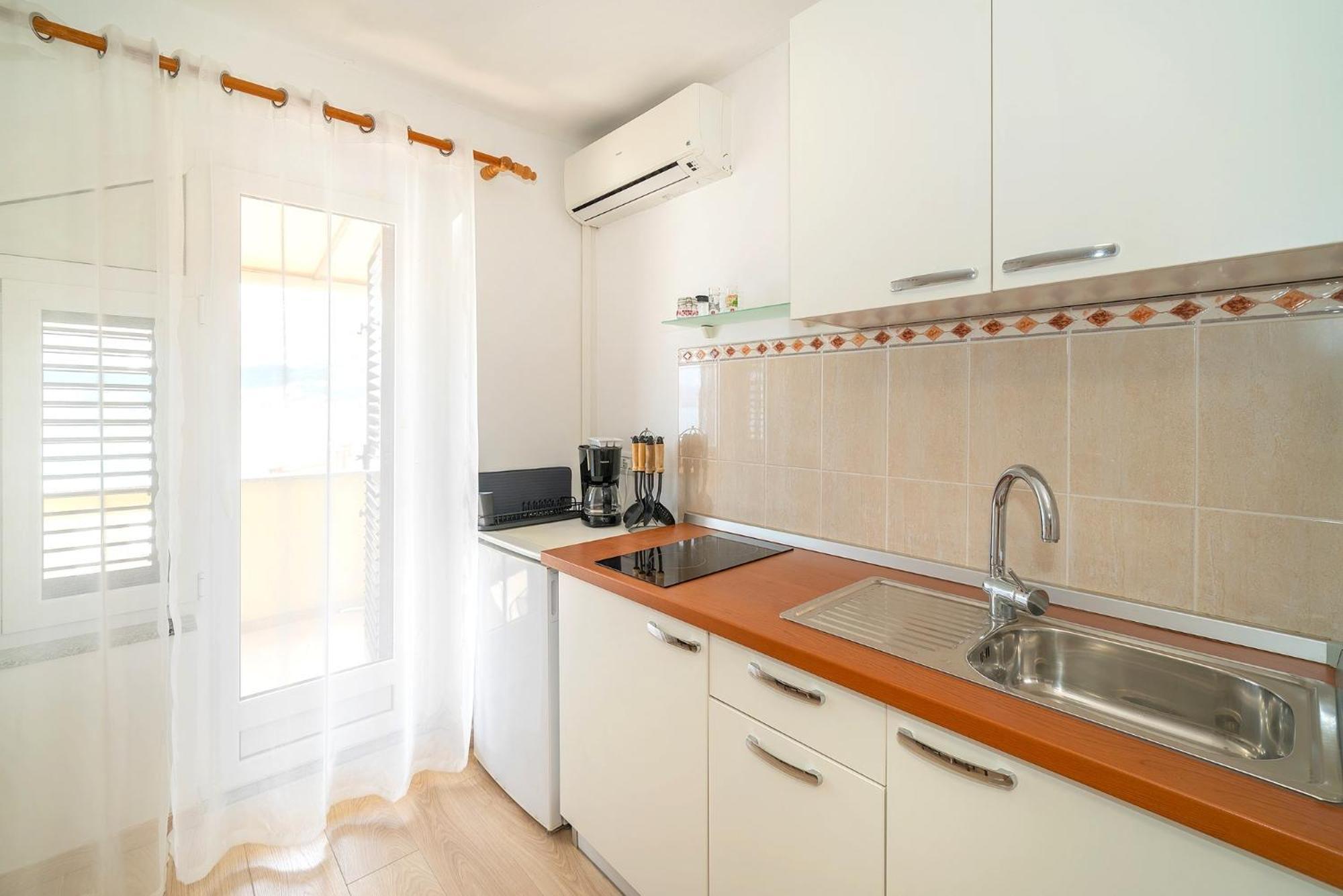 Studio Apartments Cavrak With Terrace Baška Buitenkant foto
