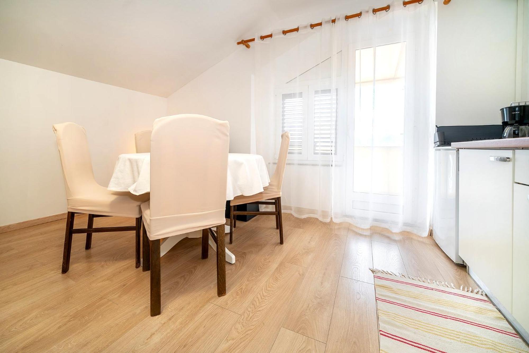 Studio Apartments Cavrak With Terrace Baška Buitenkant foto